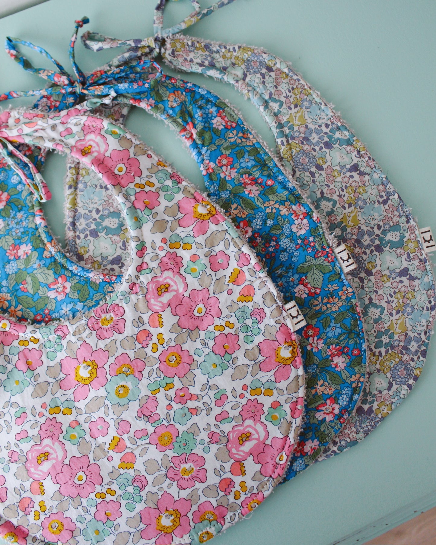 Babero Liberty Hedgerow