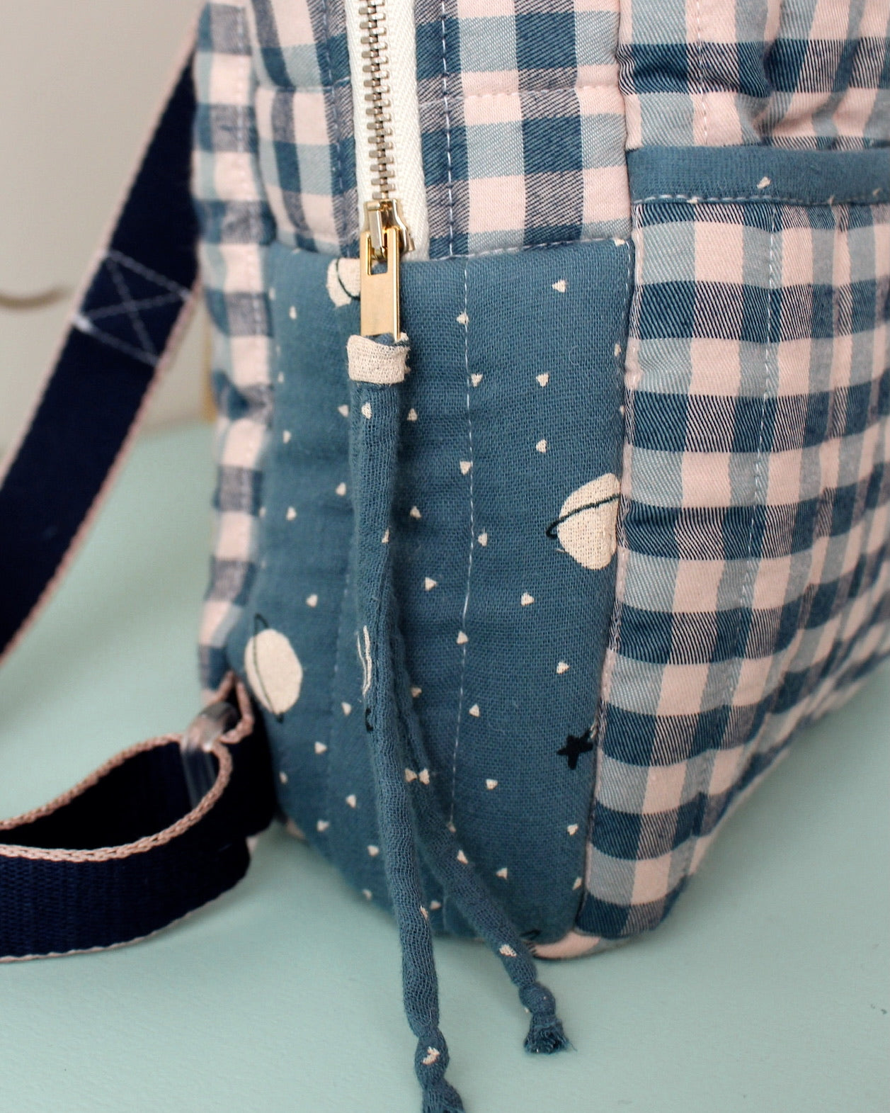 Mochila Pequeña Vichy Azul y Cosmos